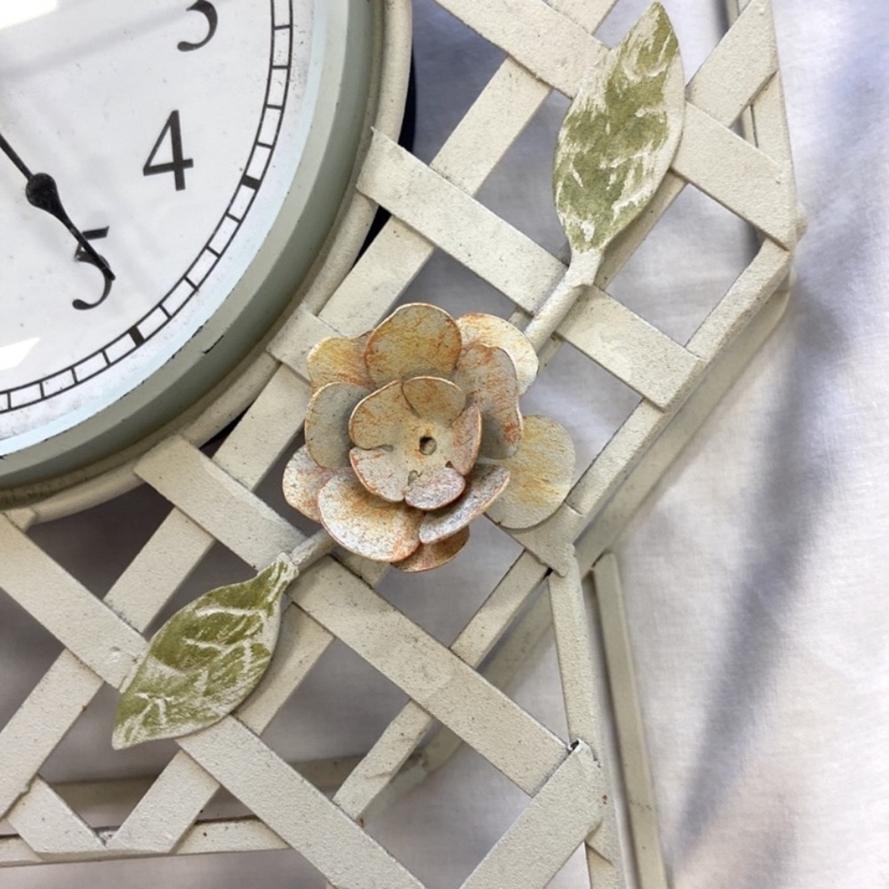 Vintage Kirch | Wall Clock White/3D Floral Appliqué Metal Lattice - Picture 10 of 16